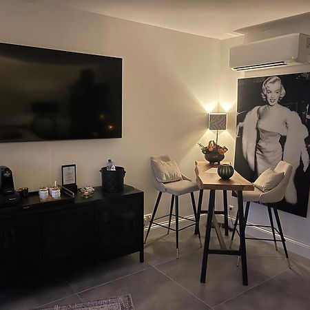 B&B Bubbles&Bites โอสท์วอร์เนอ ภายนอก รูปภาพ