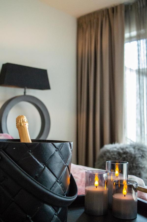 B&B Bubbles&Bites โอสท์วอร์เนอ ภายนอก รูปภาพ