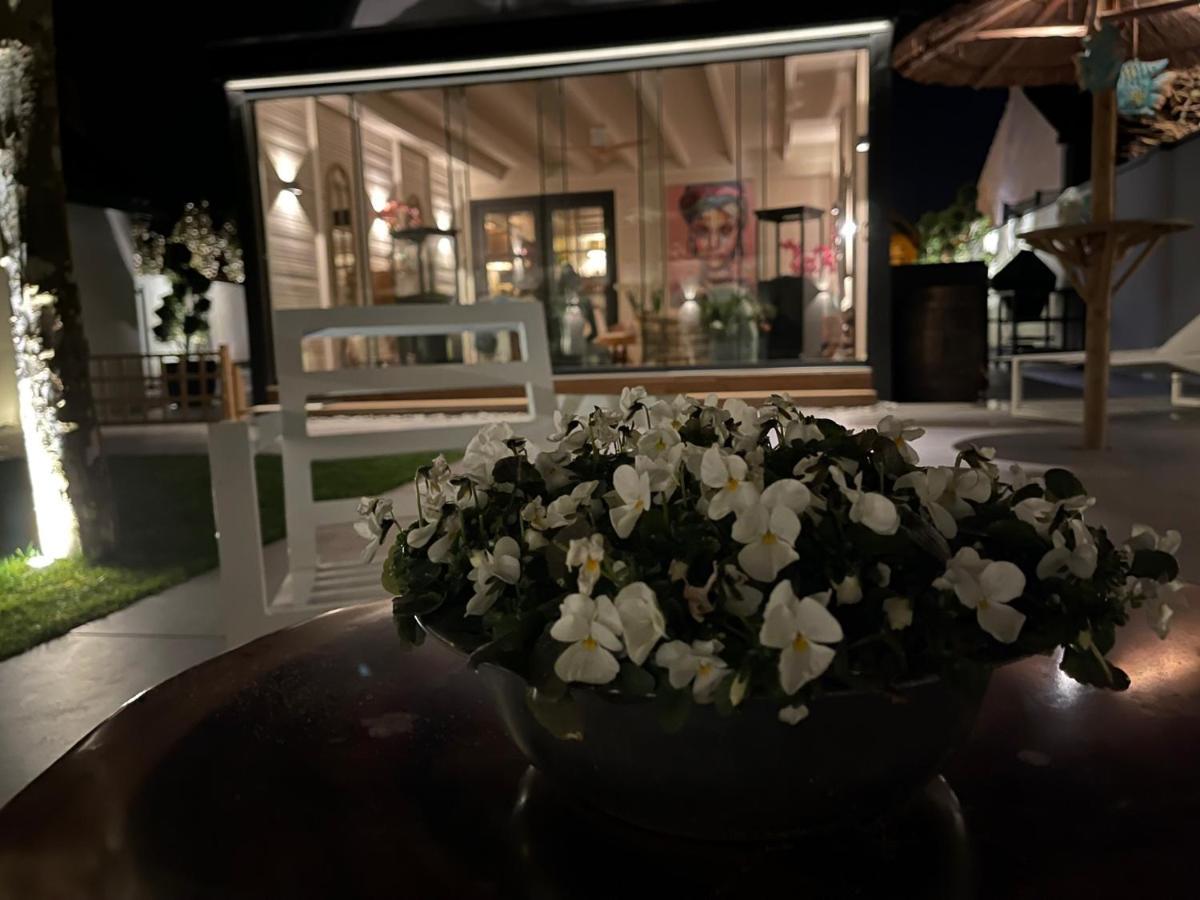 B&B Bubbles&Bites โอสท์วอร์เนอ ภายนอก รูปภาพ