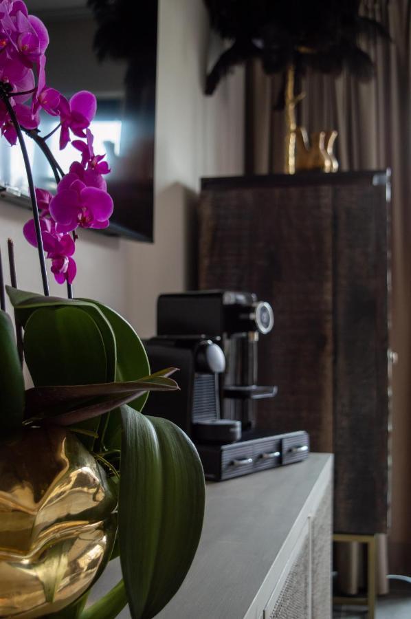 B&B Bubbles&Bites โอสท์วอร์เนอ ภายนอก รูปภาพ