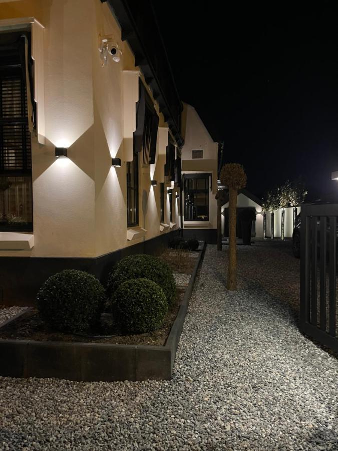 B&B Bubbles&Bites โอสท์วอร์เนอ ภายนอก รูปภาพ