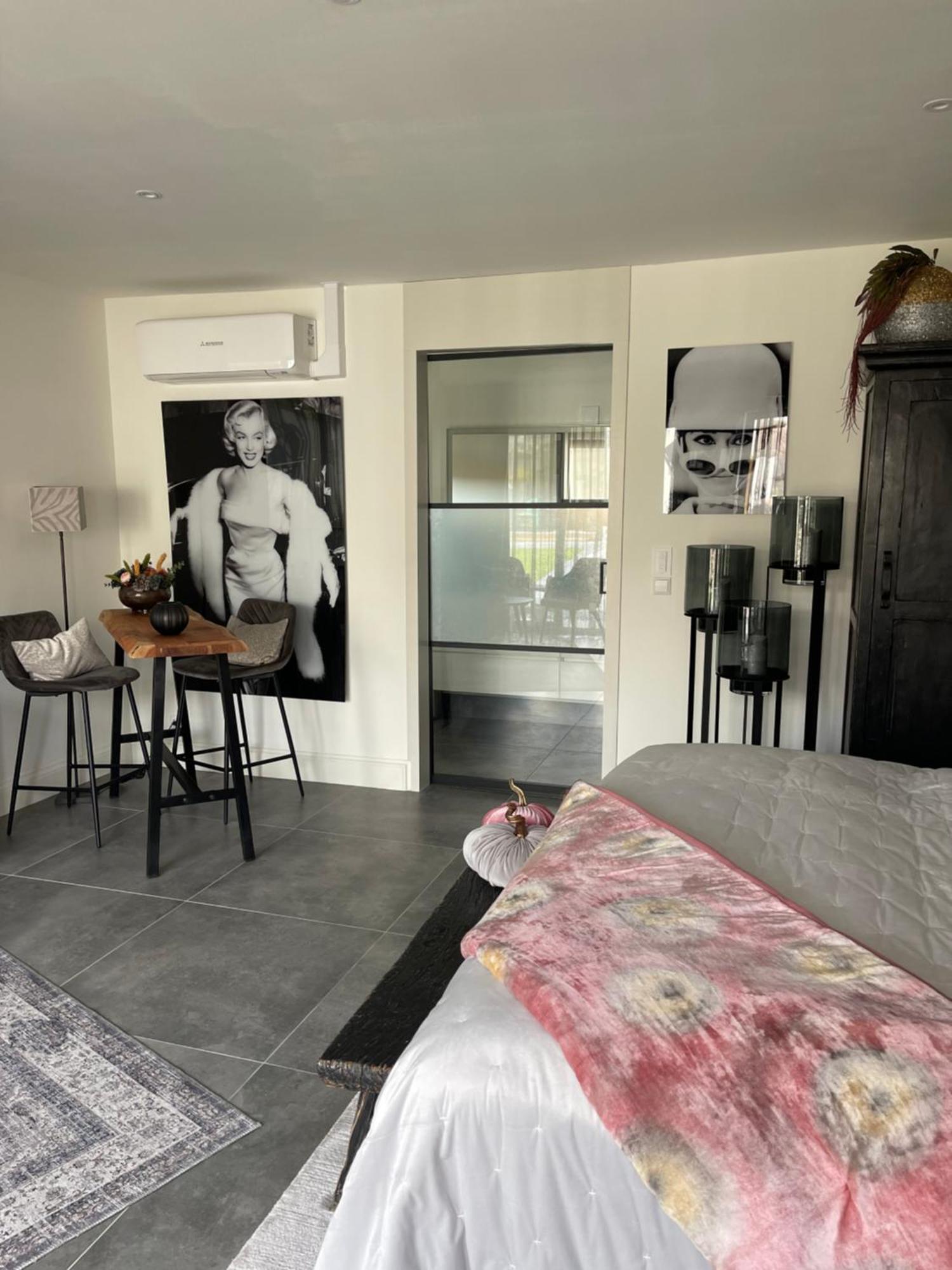 B&B Bubbles&Bites โอสท์วอร์เนอ ภายนอก รูปภาพ
