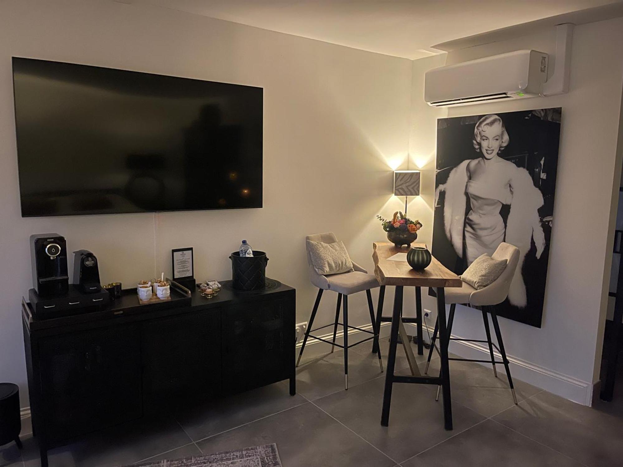 B&B Bubbles&Bites โอสท์วอร์เนอ ภายนอก รูปภาพ